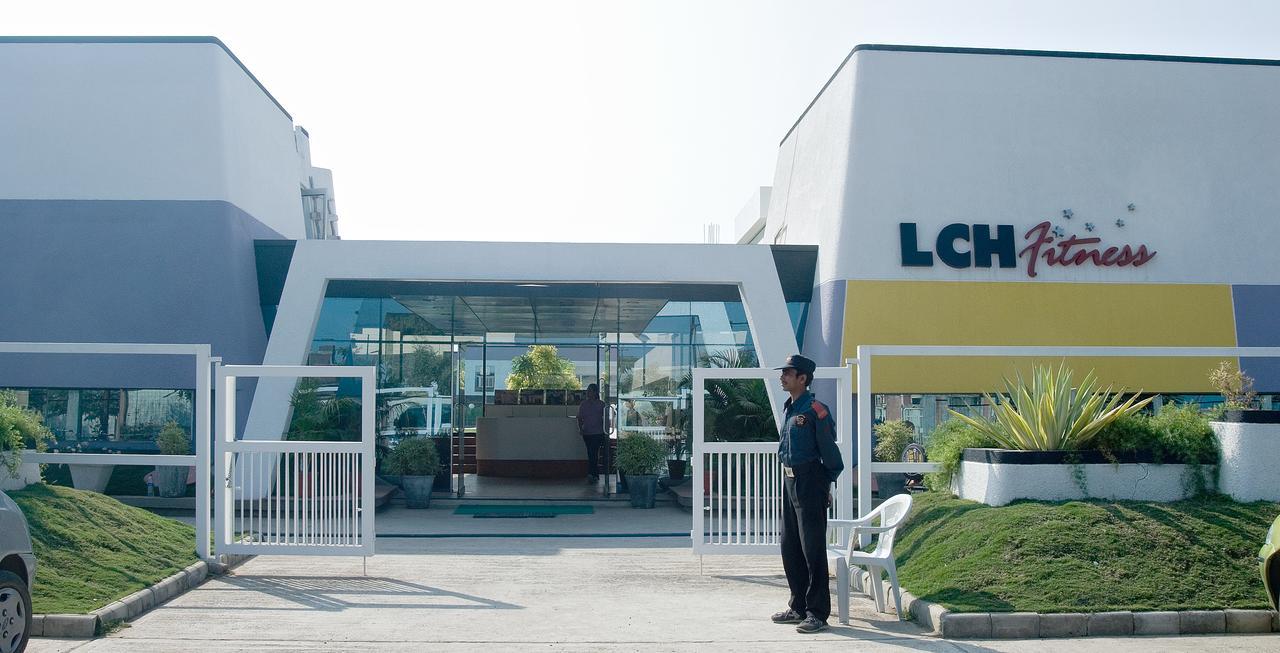 Lch Fitness Hotel Indore Exterior foto